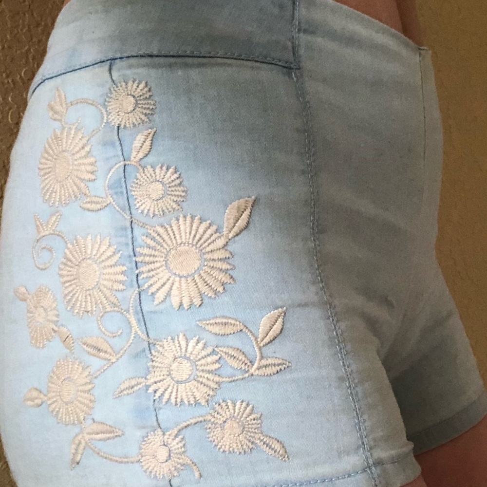 Embroidered High Rise Shorts - Picture 2 of 5